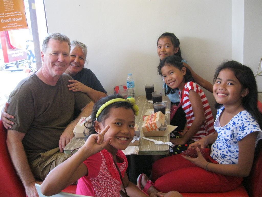 Paul & Vanessa Grimsland with sponsored elementary students in Batangas